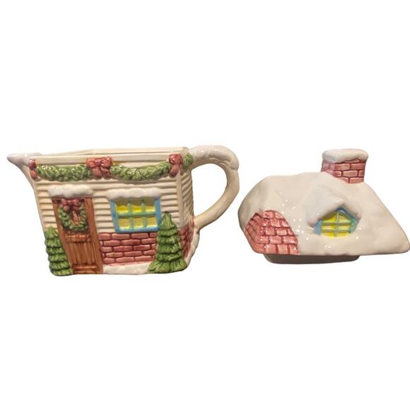 Vintage Ceramic Christmas Cottage teapot - Picture 5 of 7